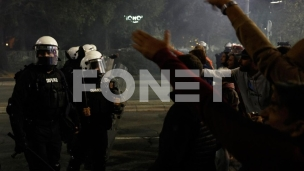 I dalje čarke pred skupštinom